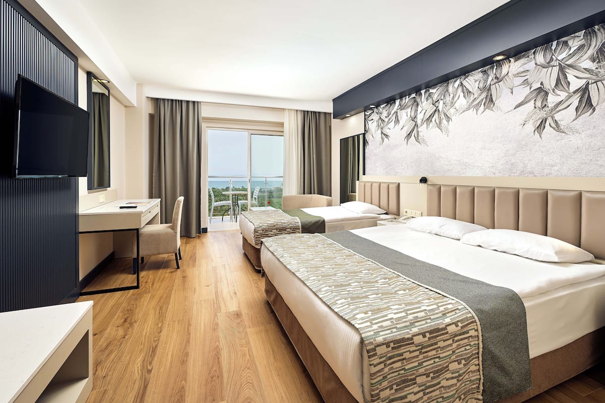 Premium bedding, minibar (free items), in-room safe, desk