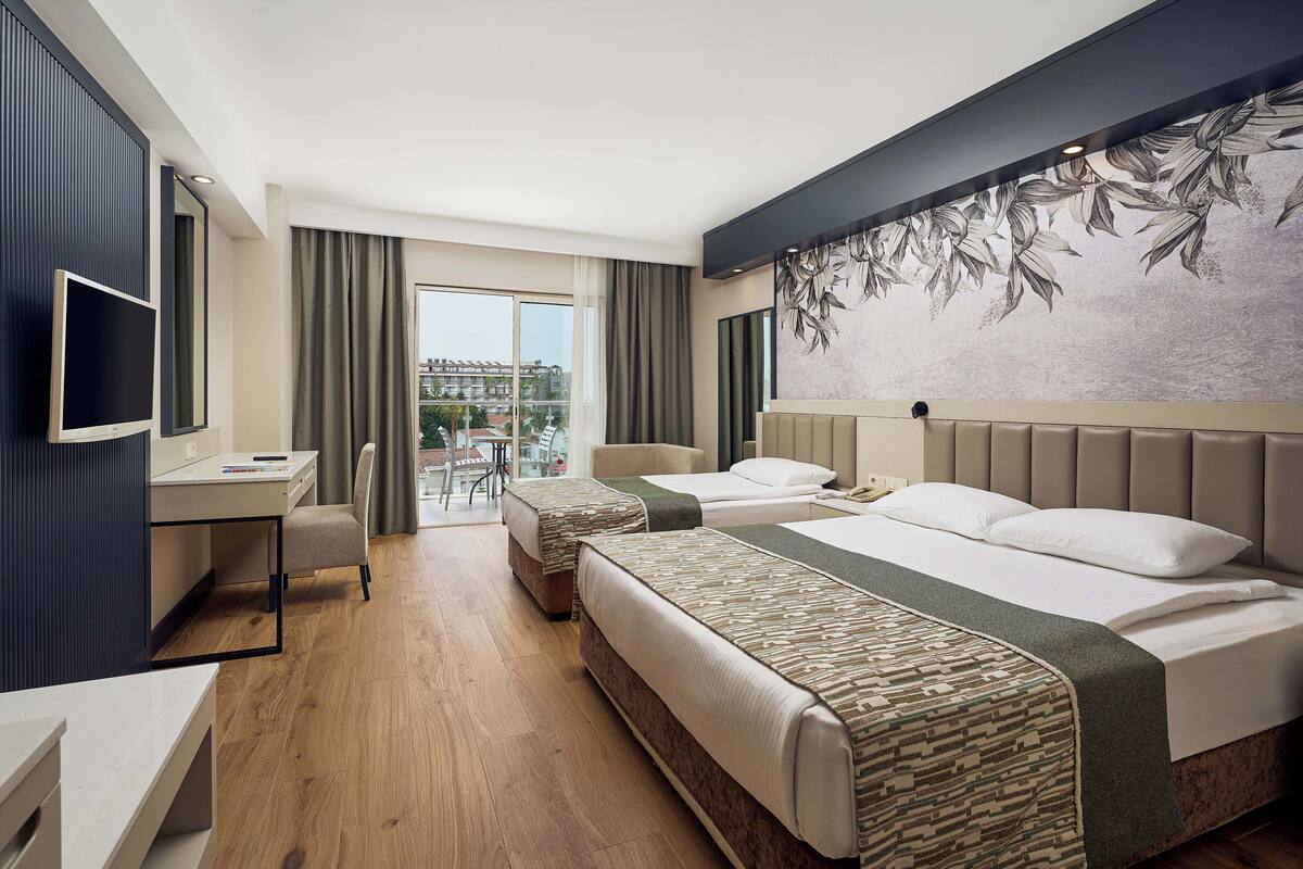 Premium bedding, minibar (free items), in-room safe, desk