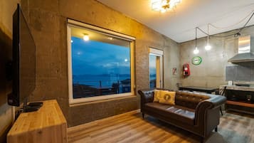 Superior Room (Indoor Jacuzzi A) | Interior