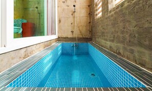 Superior Room (Indoor Jacuzzi B) | Private spa tub