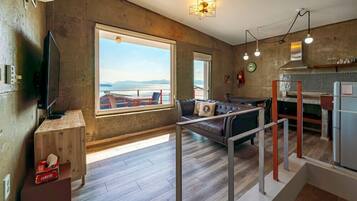 1 bedroom, premium bedding, memory-foam beds, minibar