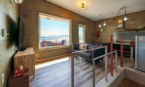 Superior-Zimmer (Indoor Jacuzzi A) | 1 Schlafzimmer, hochwertige Bettwaren, Betten mit Memory-Foam-Matratzen