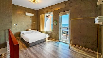 Superior Room, Bathtub | 1 bedroom, premium bedding, memory-foam beds, minibar