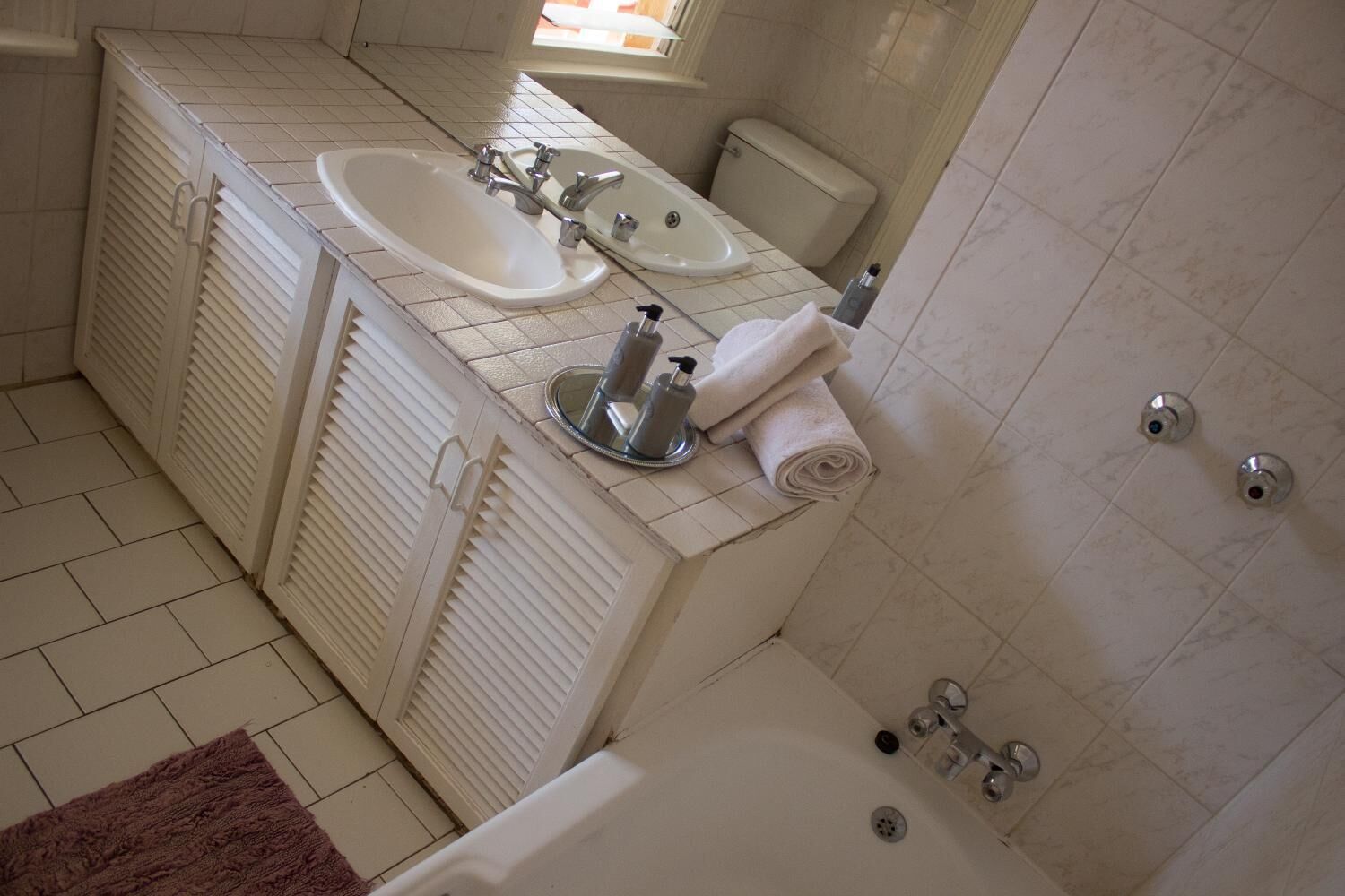 Room | Bathroom | Shower, hair dryer, towels