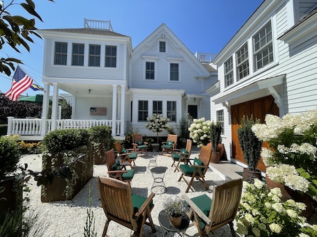 Exterior. White Porch Inn