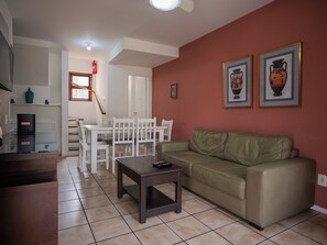 Duplex, 3 Bedrooms | Living area | 32-inch TV with satellite channels - Pousada Kindermann (Florianópolis)