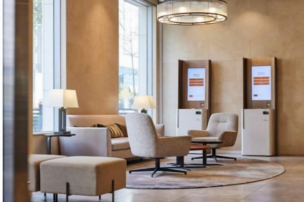 Premium bedding, in-room safe, desk, laptop workspace