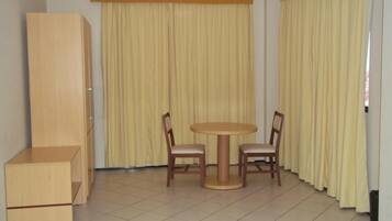 Frigobar, escrivaninha, Wi-Fi de cortesia