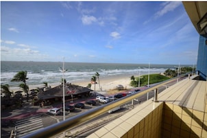Vista para praia/oceano