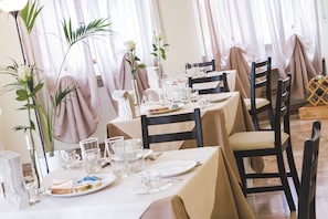 Free daily local cuisine breakfast - Bed and Breakfast Happiness (Verona)