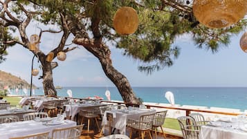 2 Restaurants, Frühstück, Mittagessen, Abendessen, italienische Küche