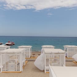 Private beach, sun-loungers, beach umbrellas, beach towels
