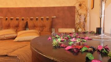 Frette Italian sheets, premium bedding, down comforters, minibar