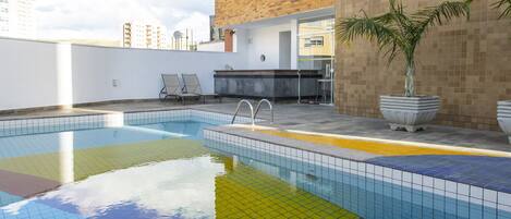 Outdoor pool, pool loungers