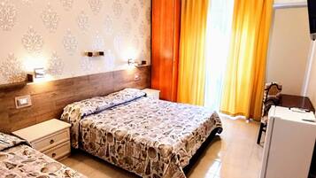 Chambre Triple Romantique, non-fumeur, salle de bains privée