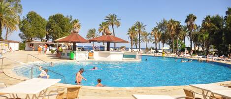 2 outdoor pools, pool umbrellas, sun loungers