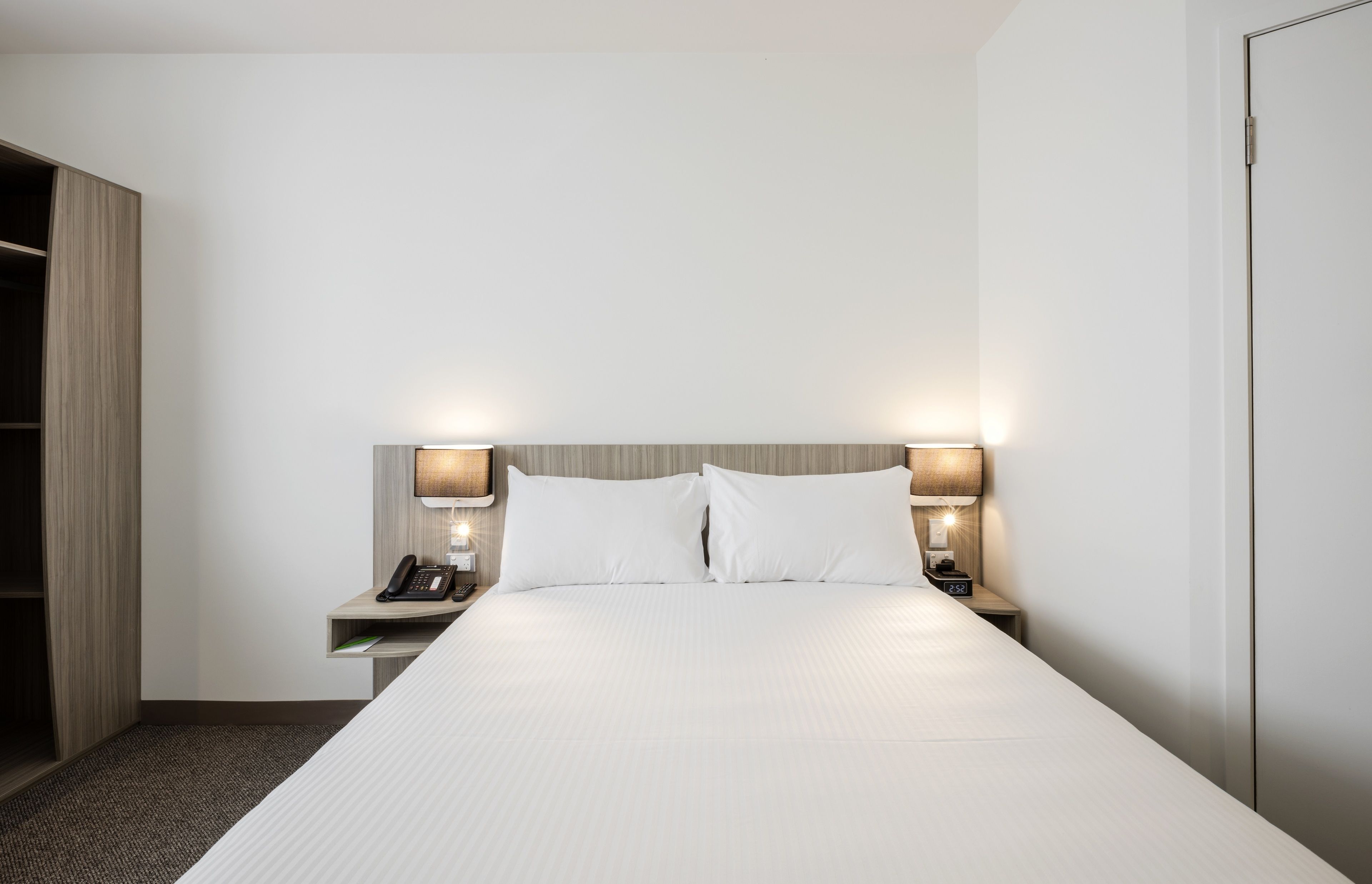 premium bedding, in-room safe, desk, laptop workspace