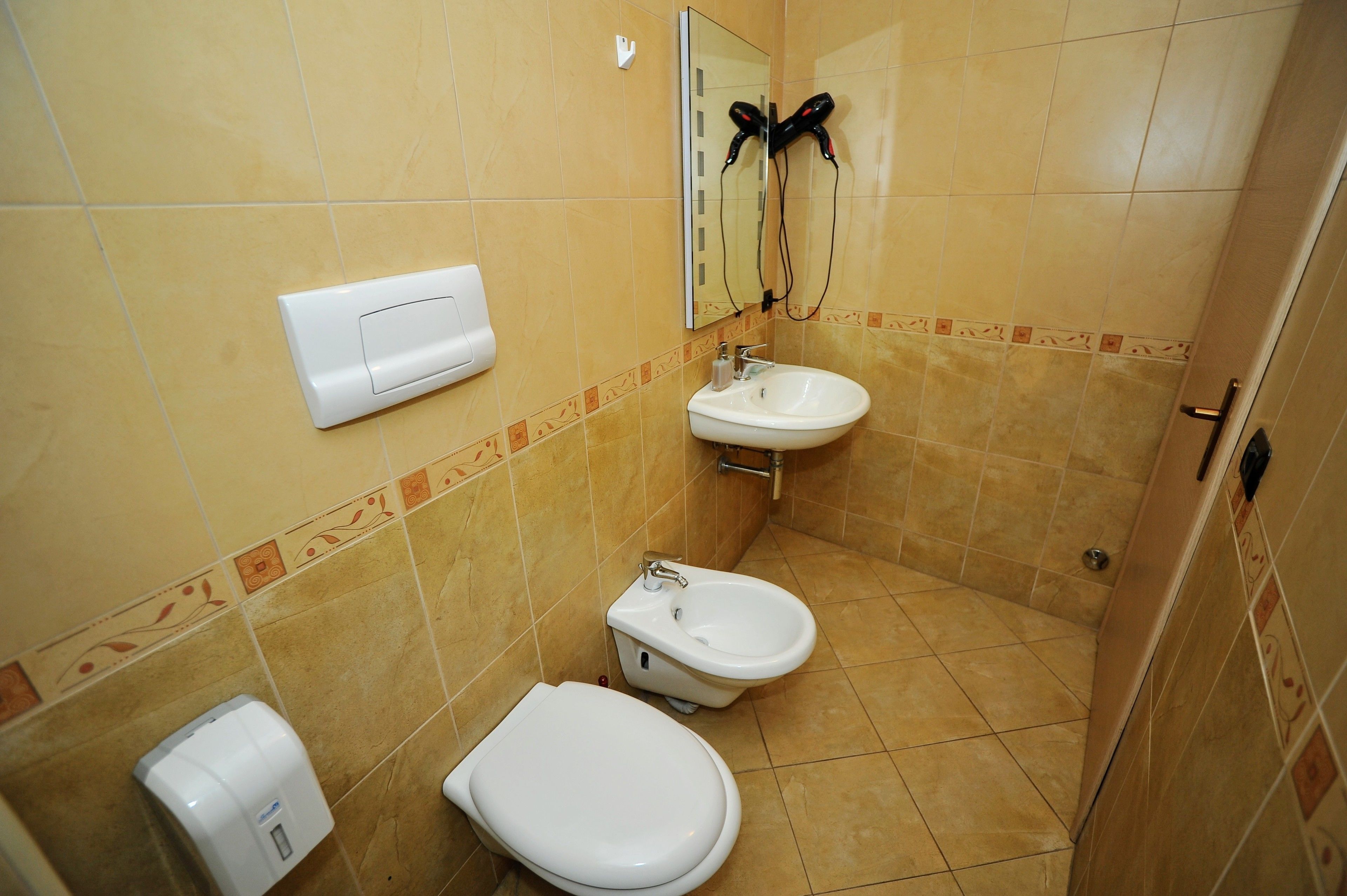 basic twin room, 1 bedroom, ensuite, city view | bathroom | shower, free toiletries, hair dryer, towels