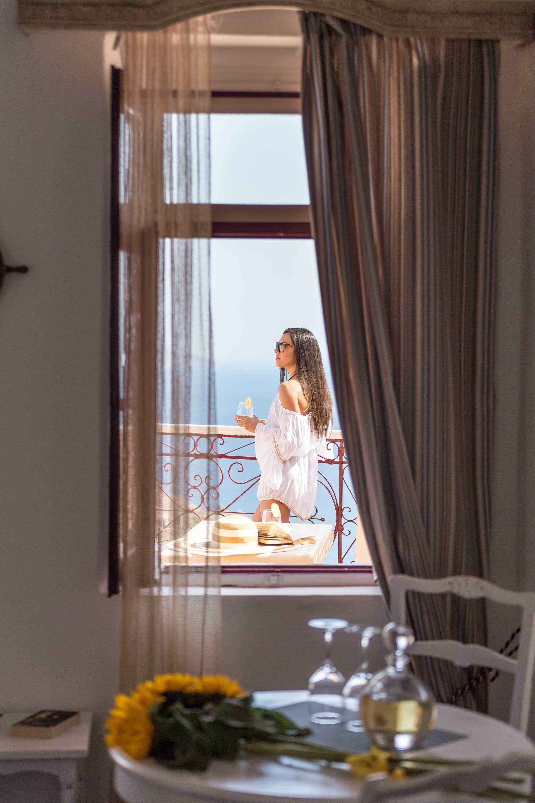 4 間睡房、房內夾萬、書桌、手提電腦工作空間