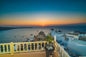 View from property - Poseidon Mansion (Santorini)