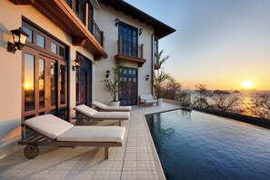 Deluxe-Villa, Mehrere Betten, eigener Pool, Meerblick (10 Punta Penca | 5 BR | 6.5 BA) | Terrasse/Patio