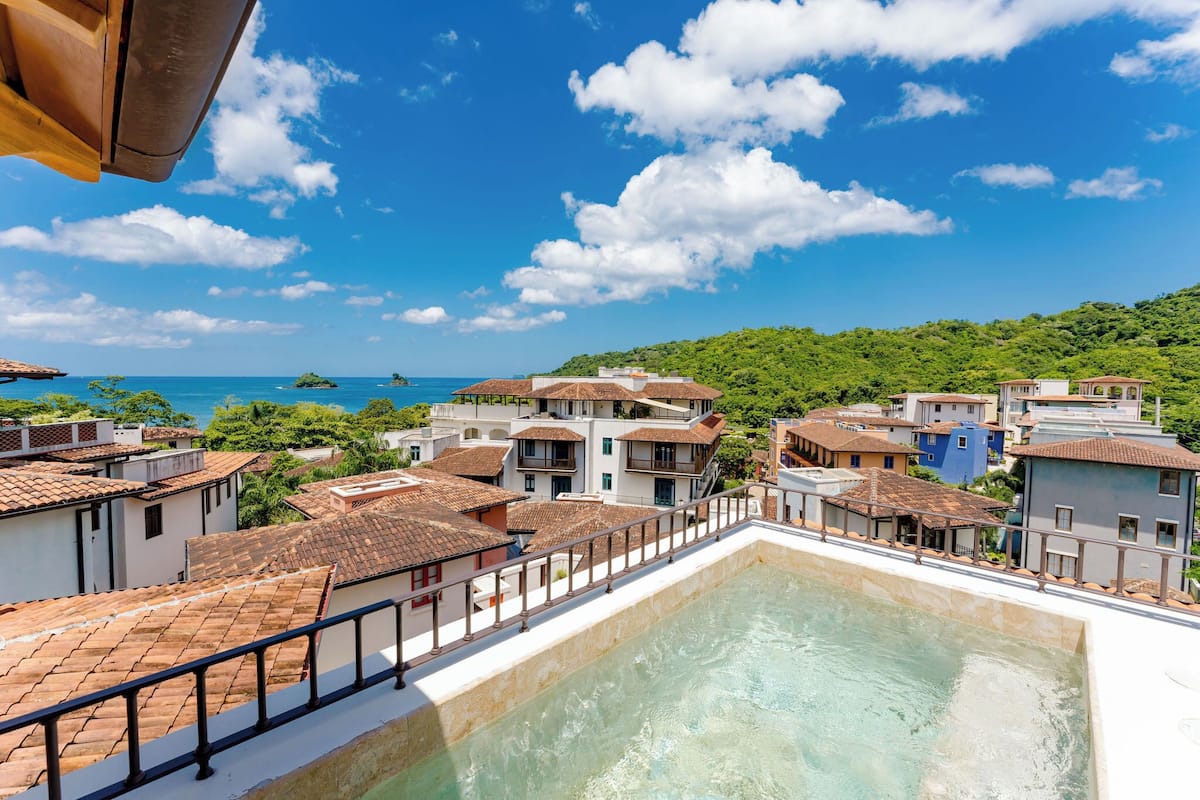 Deluxe-lejlighed - flere senge - privat pool - havudsigt (205 Plaza Pienza | 3 BR | 3 BA) | Terrasse/gårdhave