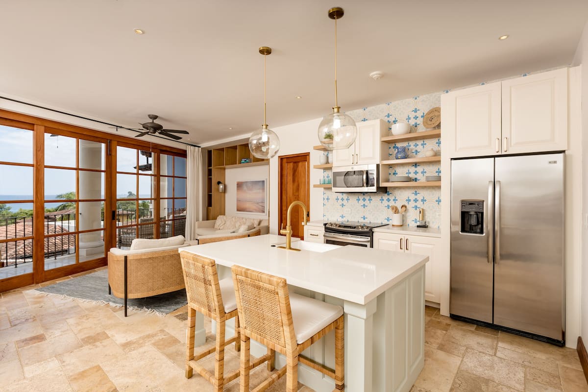 Appartamento Deluxe, letti multipli, 2 bagni, vista oceano (34 Plaza Central | 2 BR | 2.5 BA) | Cucina privata | Pentole/stoviglie/utensili