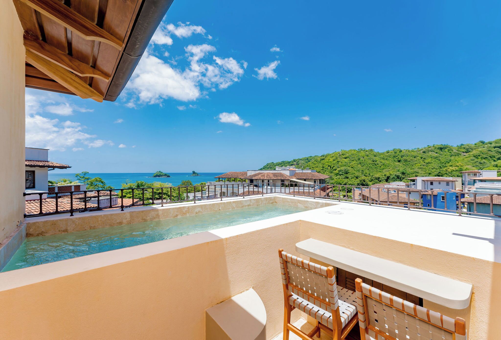 Deluxe Apartment, Multiple Beds (205 Plaza Pienza - Beach Club Access) | Terrace/patio