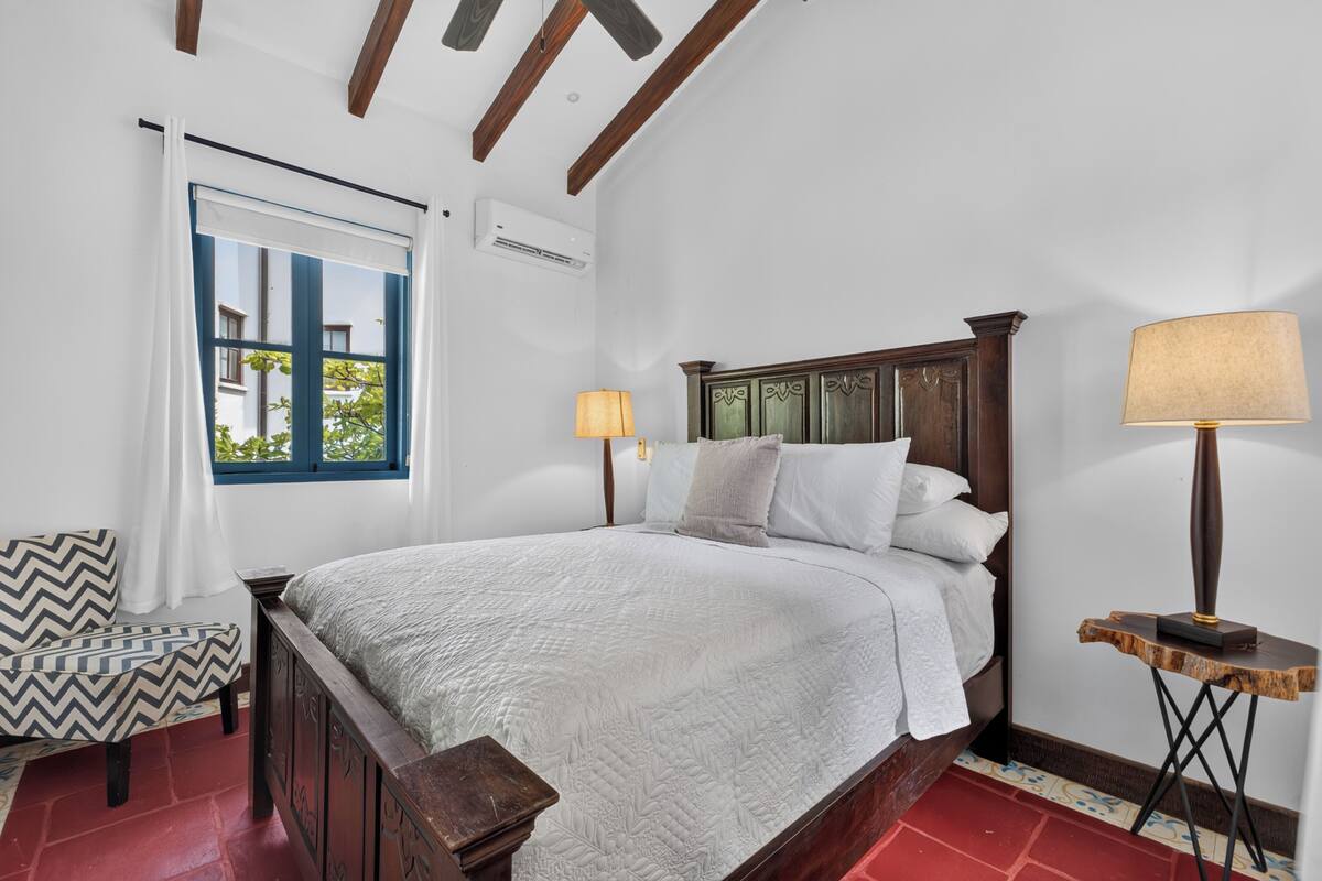 Casa adosada Deluxe, varias camas (5 Calle Cartagena) | Ropa de cama de alta calidad, caja fuerte, tabla de planchar con plancha