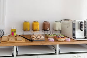Free daily self-serve breakfast