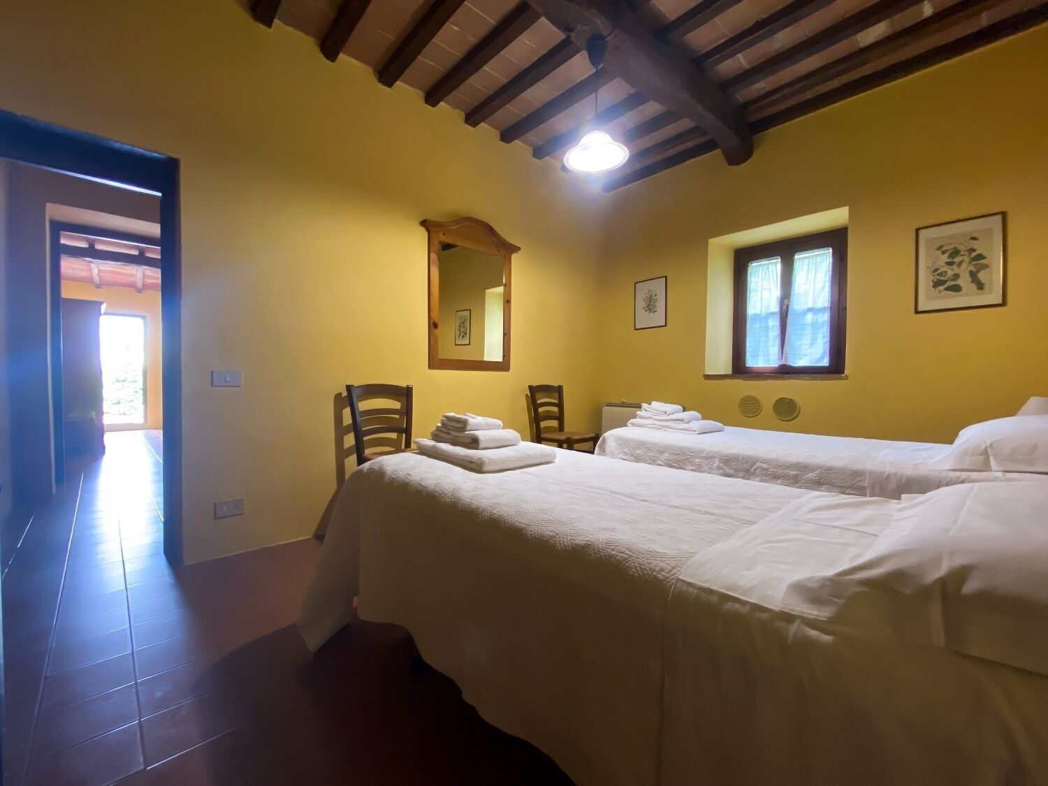 Ropa de cama de alta calidad, edredón y tabla de planchar con plancha 