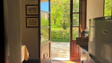 Apartment, 1 Bedroom MANGIATOIA | Private kitchen | Full-size fridge, oven, highchair, cookware/dishes/utensils