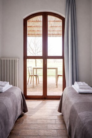 VILLA AIA | เครื่องนอนระดับพรีเมียม, ผ้านวมขนเป็ด, เตารีด/โต๊ะรีดผ้า
