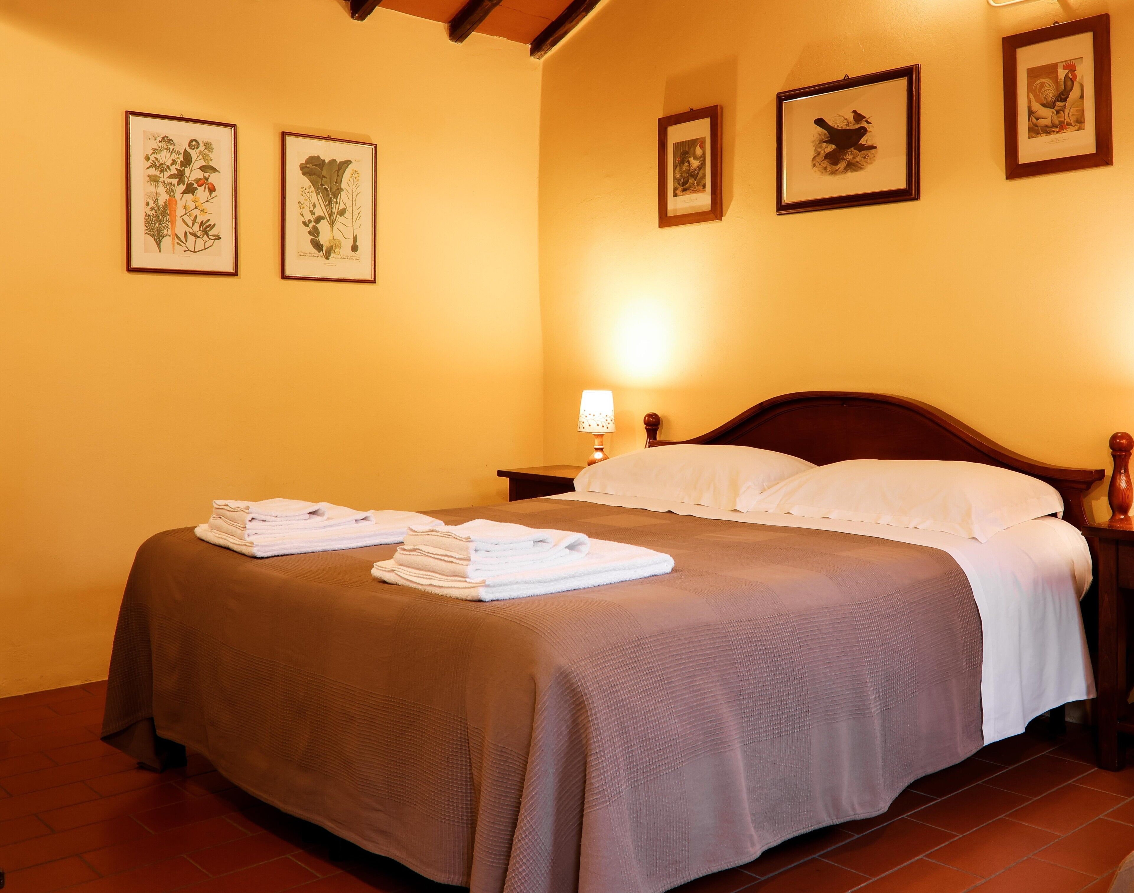 Room, 1 Bedroom LAVANDA | Bathroom | Shower, free toiletries, hair dryer, towels