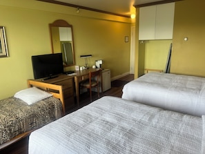 Family Room, Multiple Beds
