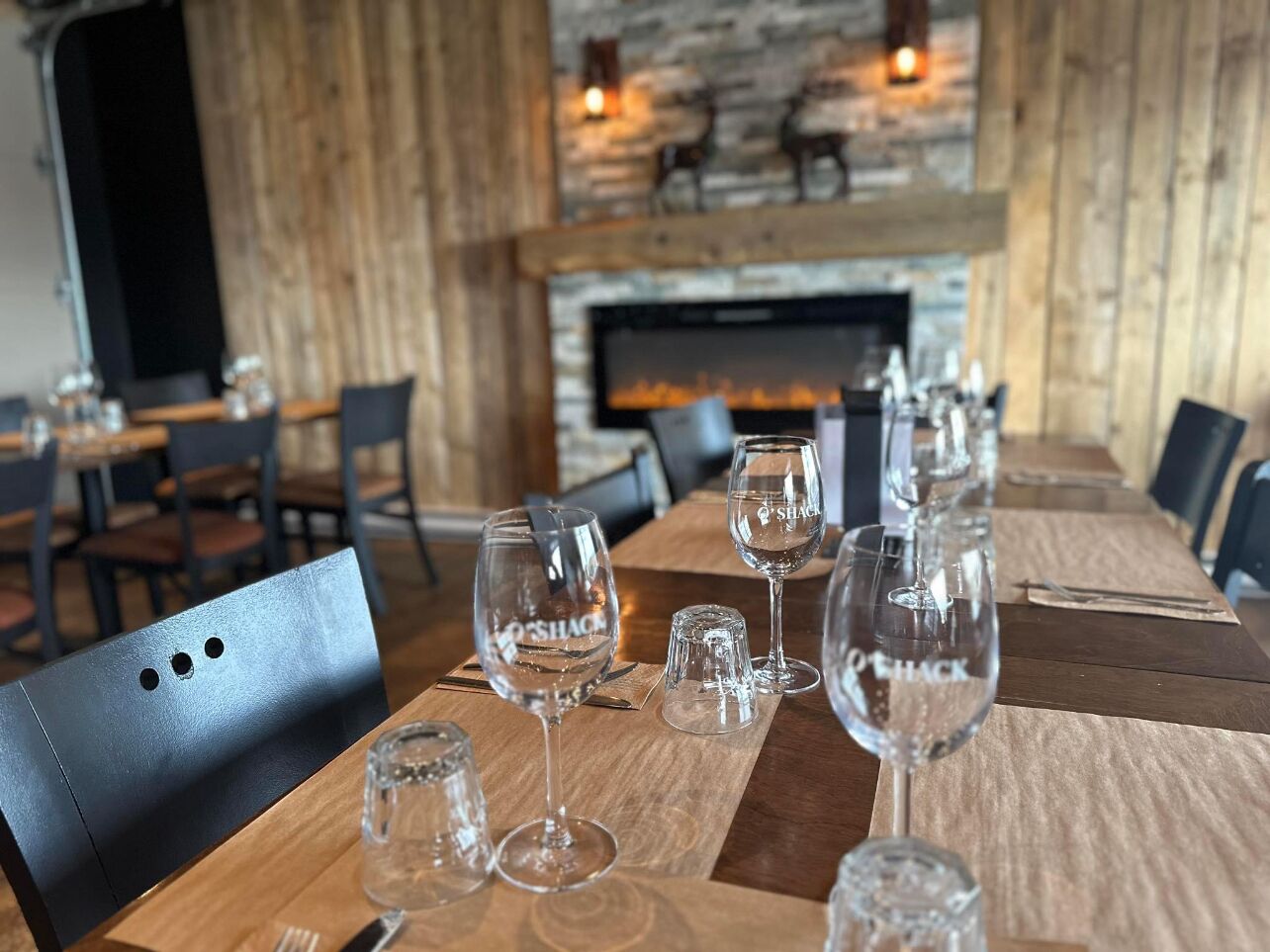 Breakfast, lunch and dinner served