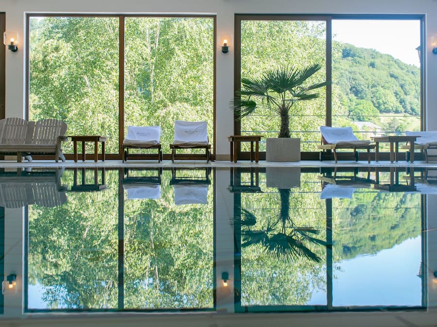 Piscine couverte, piscine extérieure (ouverte en saison)