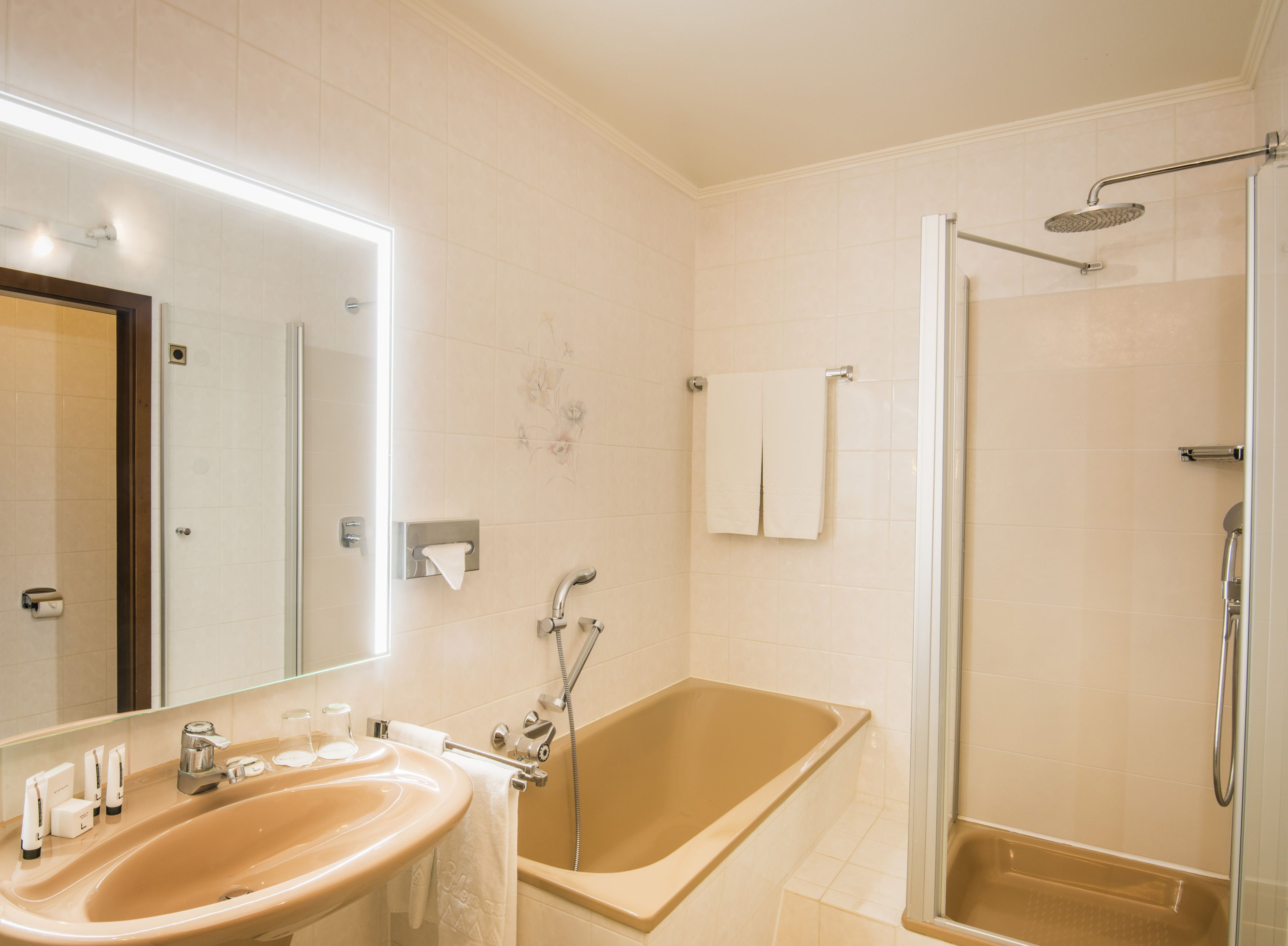 1 bedroom, minibar, in-room safe, desk