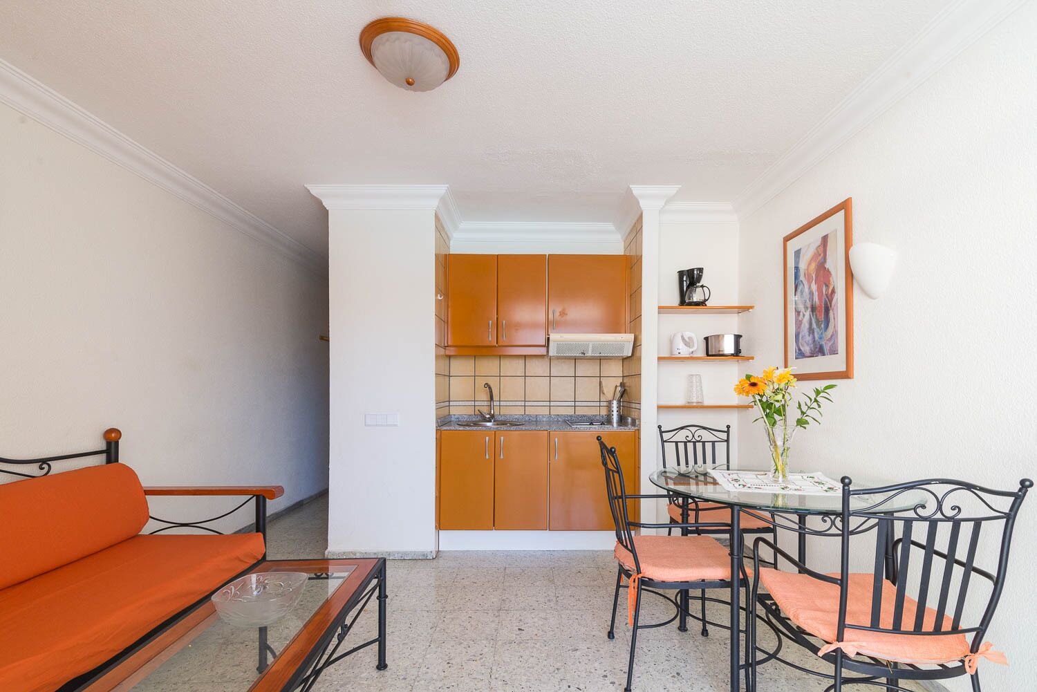 Apartamento, balcón, vistas a la piscina | Cocina privada | Frigorífico grande, placa de cocina y cafetera o tetera