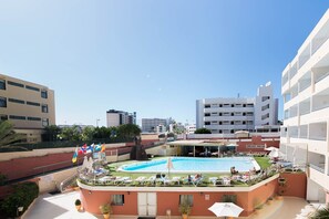 Departamento, balcón, vista a la alberca | Vista desde la habitación