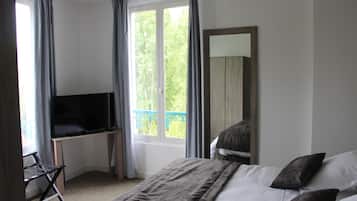 Habitación doble superior | Ropa de cama de alta calidad y minibar