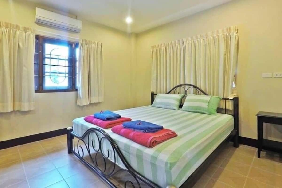 Villa, 2 Bedrooms | Desk, free WiFi