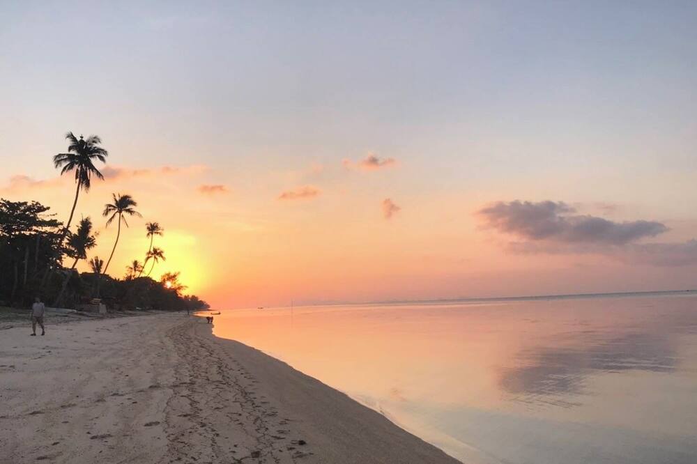 Krisada Beach Resort