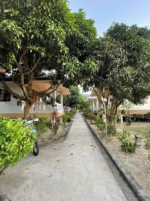 Front of property - Krisada Beach Resort (Koh Samui)