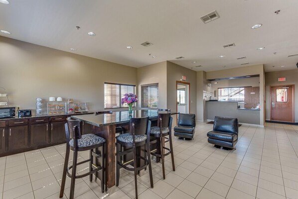 Free daily continental breakfast