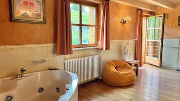 Appartamento, 3 camere da letto, balcone | Vasca idromassaggio privata