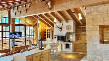 Apartment, 3 Bedrooms, Balcony | Living area