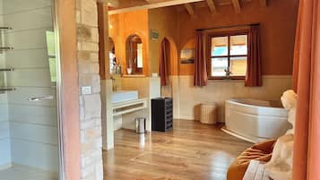 Apartment, 3 Bedrooms, Balcony | Bathroom | Hair dryer, bidet, towels, toilet paper