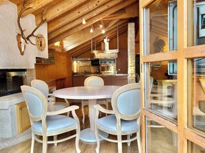 Apartment, 3 Bedrooms, Balcony | Living area