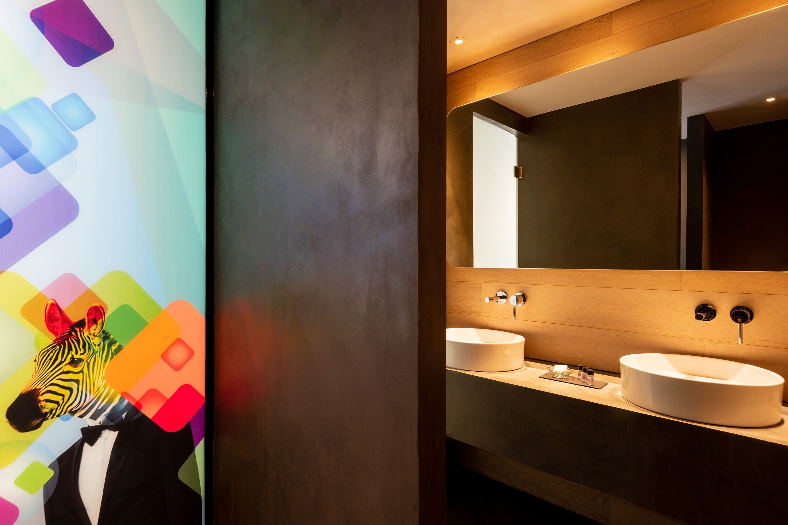 elite triple room, city view | bathroom | free toiletries, hair dryer, towels, soap